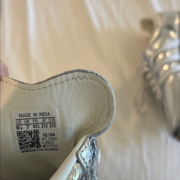 Adidas Gazelle Silver and White Sneakers - Picture 4 of 4